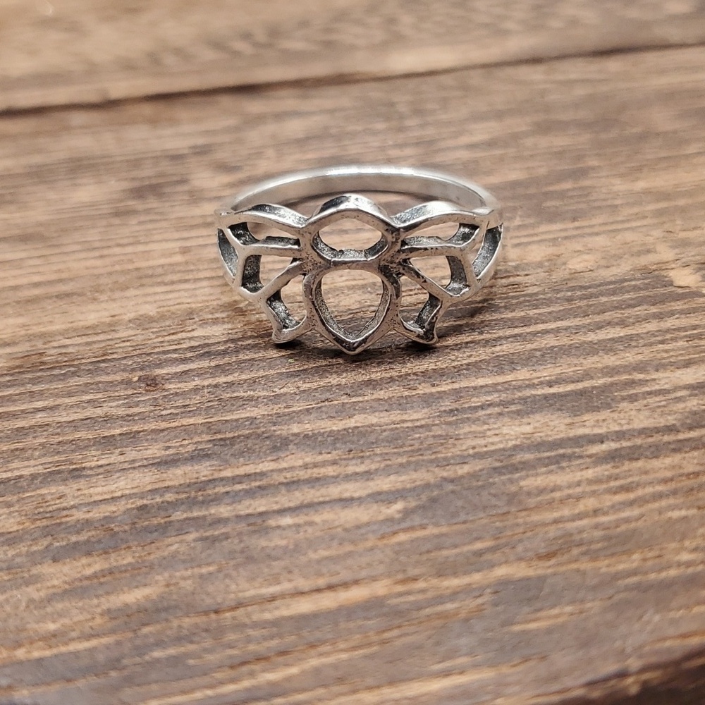 R167 bumble bee 🐝  ring sterling 925‎ Size 8.5
